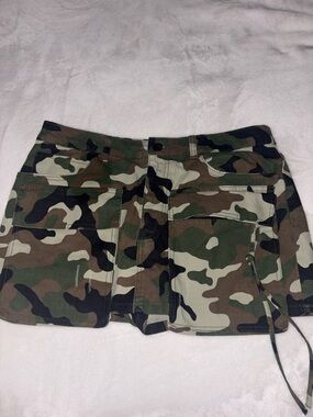 Camo Utility Bermuda Skirt Skort Shorts in Camouflage